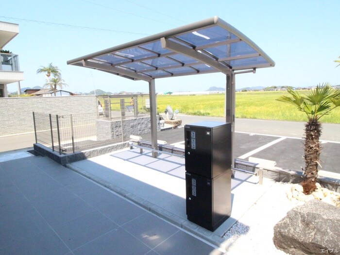 物件外観写真3　(駐輪場)