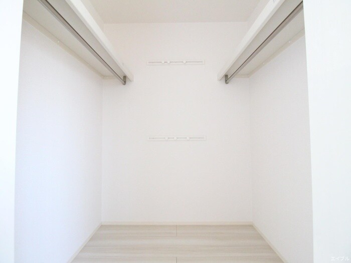物件内観写真12　(収納)