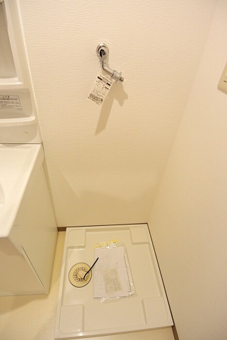 物件内観写真15　(洗濯機置場)