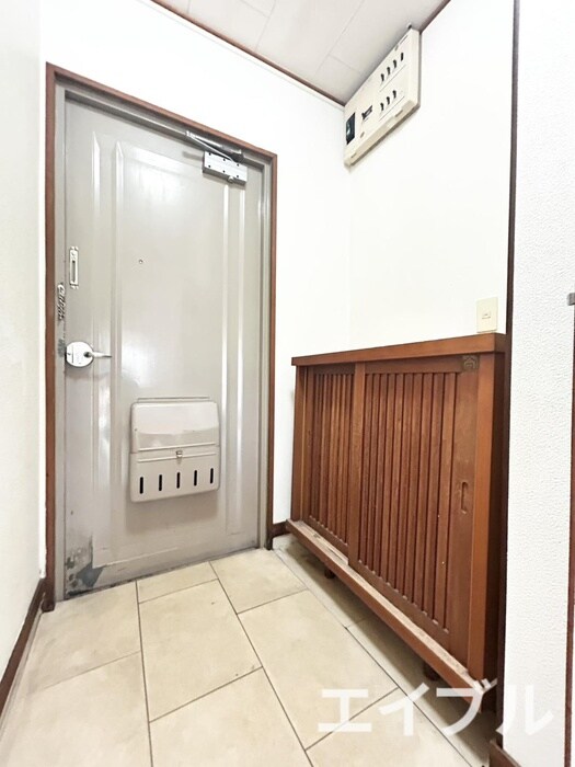 物件内観写真5　(玄関)