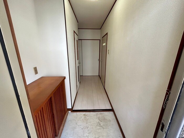 物件内観写真16　(玄関)