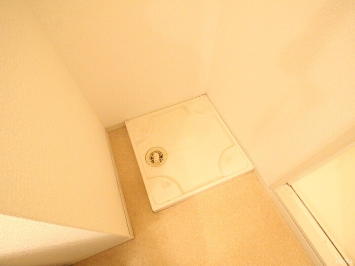 物件内観写真15　(洗濯機置場)