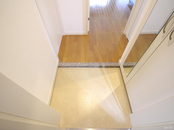 物件内観写真18　(玄関)