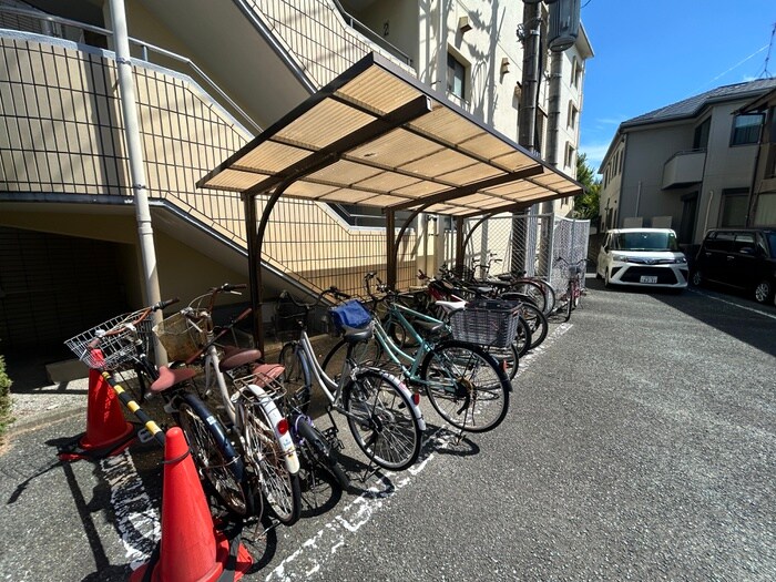 物件外観写真4　(駐輪場)