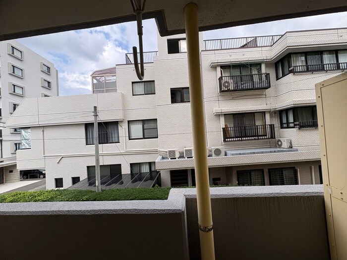 物件内観写真22　(室内からの展望)