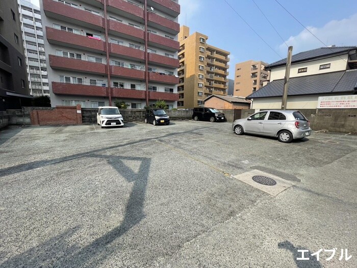 物件外観写真2　(駐車場)