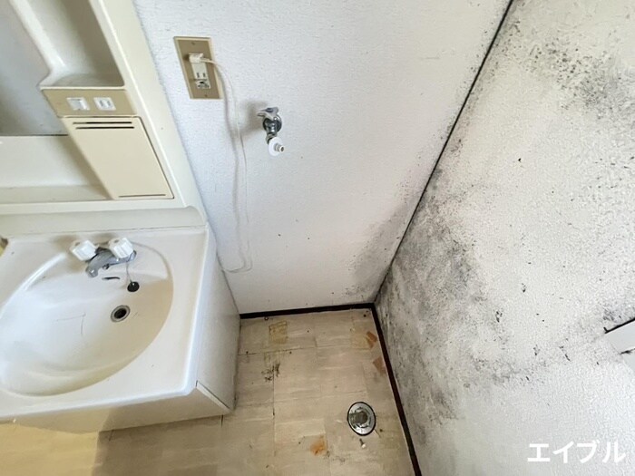 物件内観写真20　(洗濯機置場)