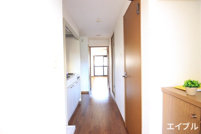 物件内観写真16　(廊下)