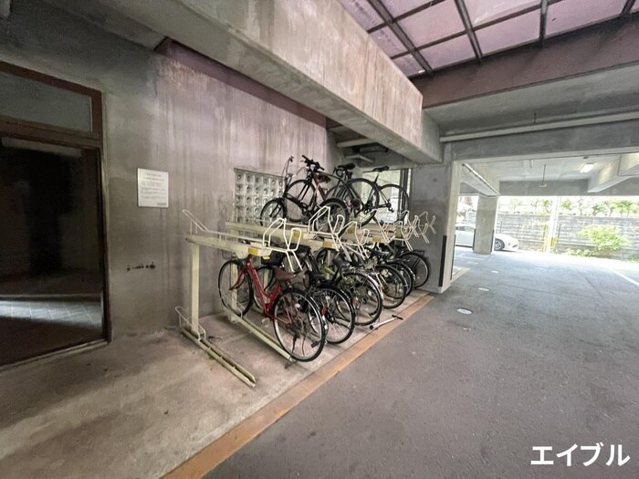 物件外観写真2　(駐輪場)