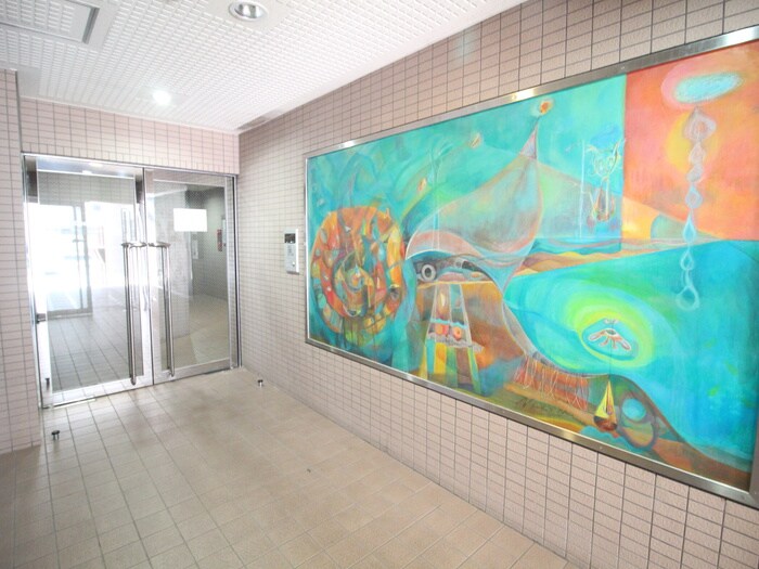 物件外観写真6　(エントランス部分)