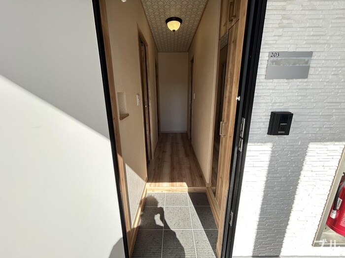 物件内観写真19　(玄関)