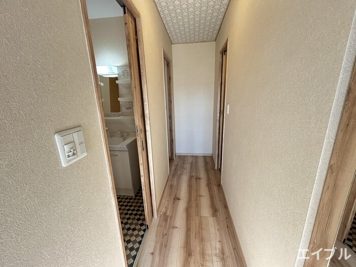 物件内観写真20　(廊下)