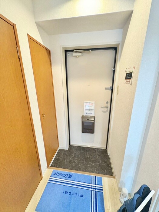 物件内観写真13　(玄関)