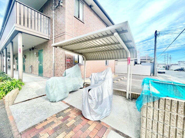 物件外観写真3　(駐輪場)