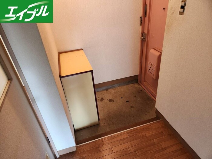 物件内観写真13　(玄関)
