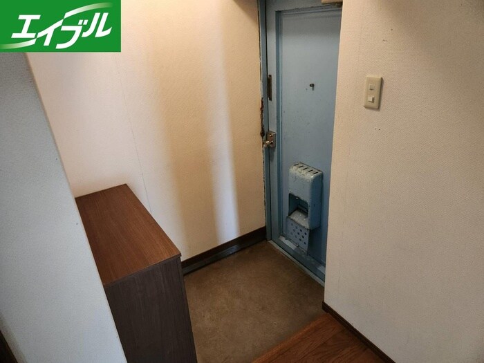 物件内観写真13　(玄関)