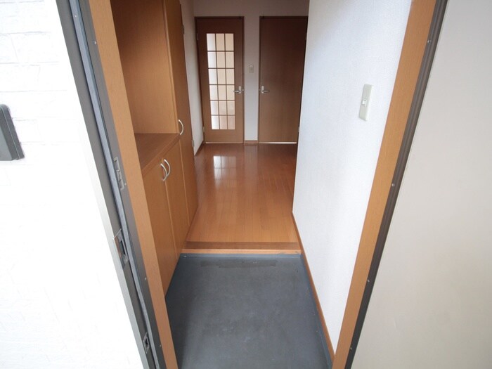 物件内観写真18　(玄関)