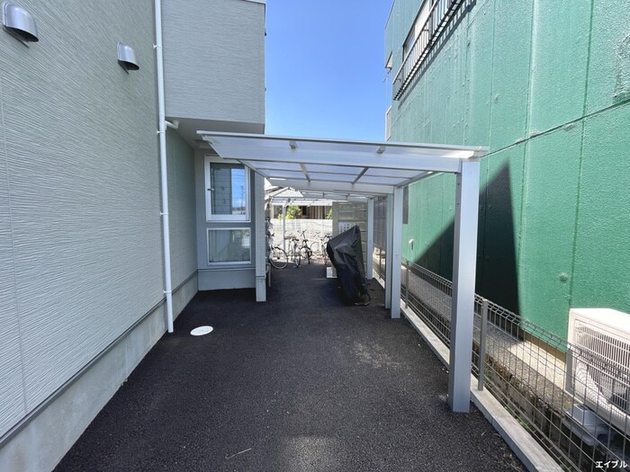 物件外観写真4　(駐輪場)