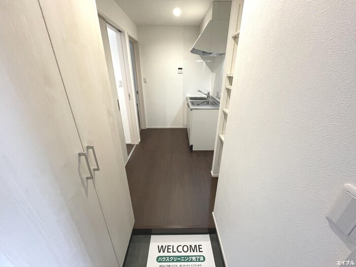 物件内観写真12　(玄関)