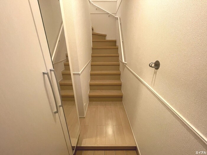 物件内観写真12　(玄関)