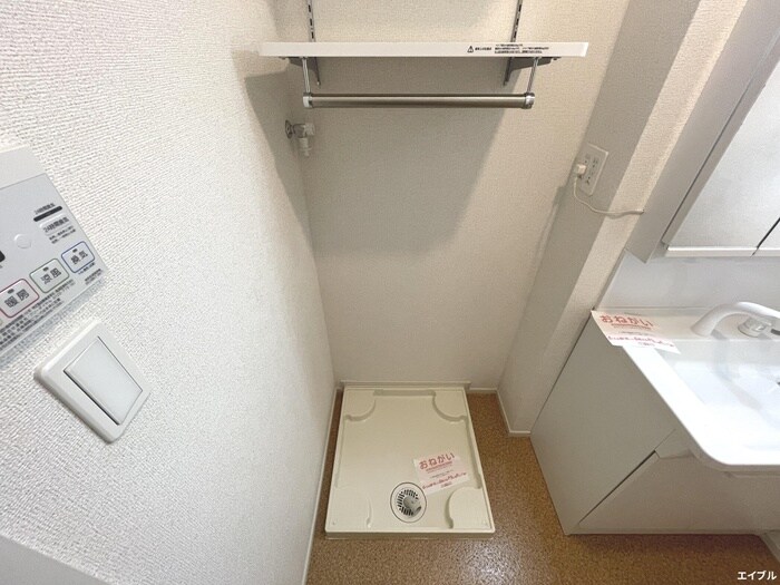 物件内観写真19　(洗濯機置場)