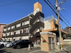 第3三城ハイツ外観写真
