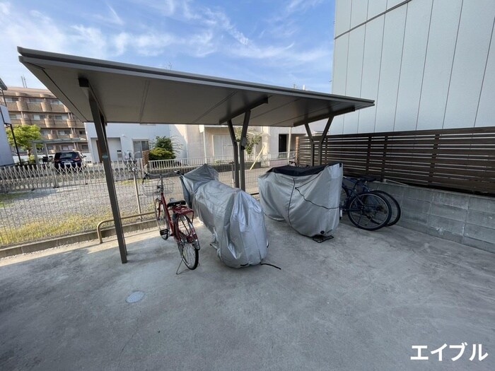 物件外観写真5　(駐輪場)