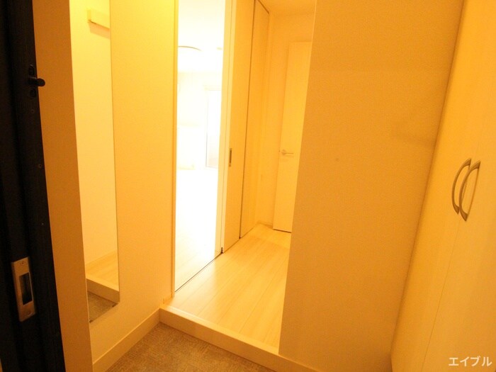 物件内観写真16　(玄関)