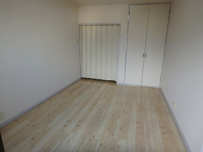 物件内観写真5　(居室)