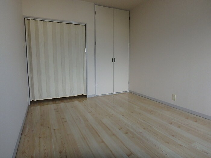 物件内観写真6　(居室)