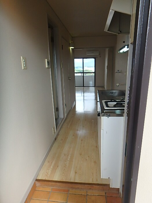 物件内観写真12　(玄関)