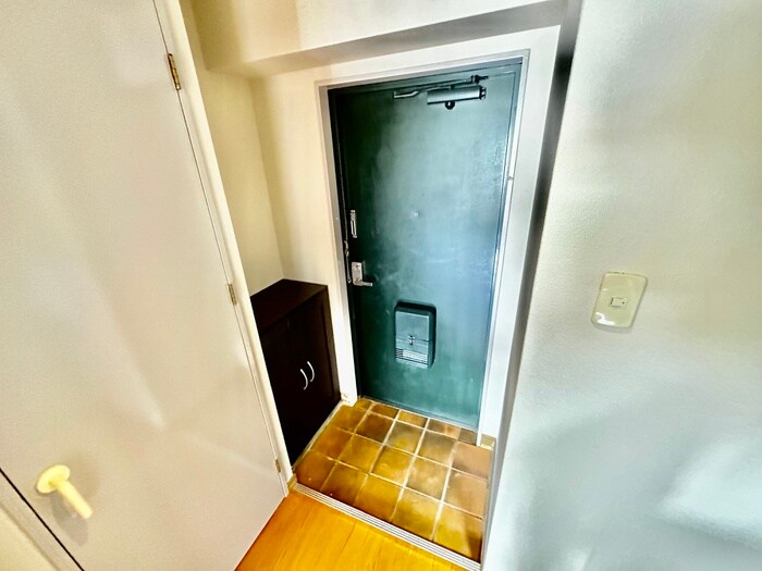 物件内観写真11　(玄関)
