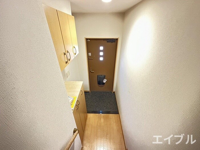 物件内観写真16　(玄関)