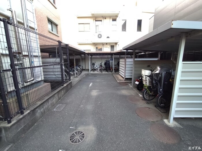 物件外観写真5　(駐輪場)