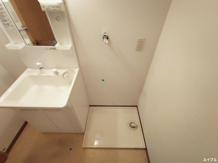 物件内観写真14　(洗濯機置場)