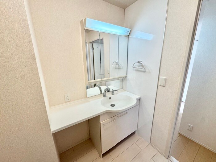 物件内観写真11　(洗面)