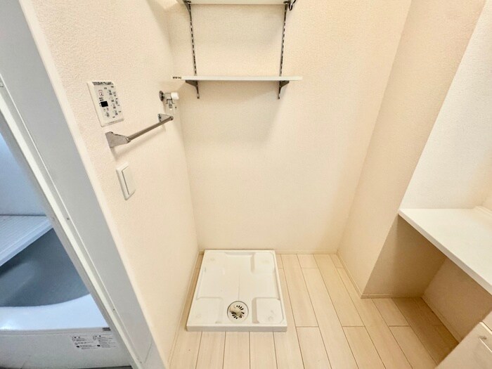 物件内観写真12　(洗濯機置場)