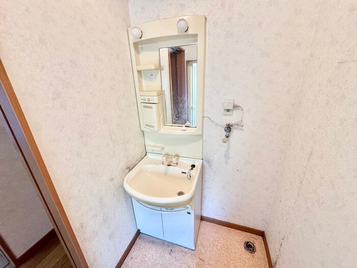 物件内観写真8　(洗面)