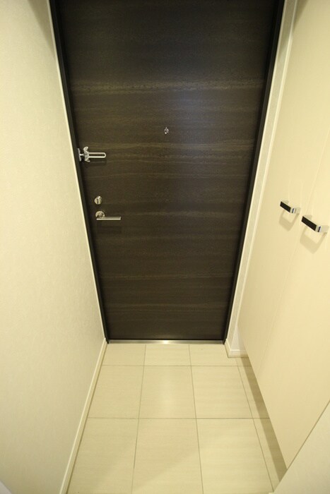 物件内観写真11　(玄関)