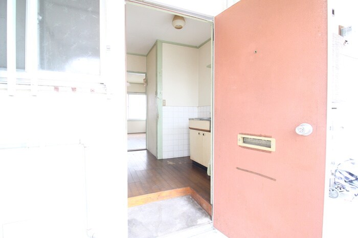 物件内観写真11　(玄関)