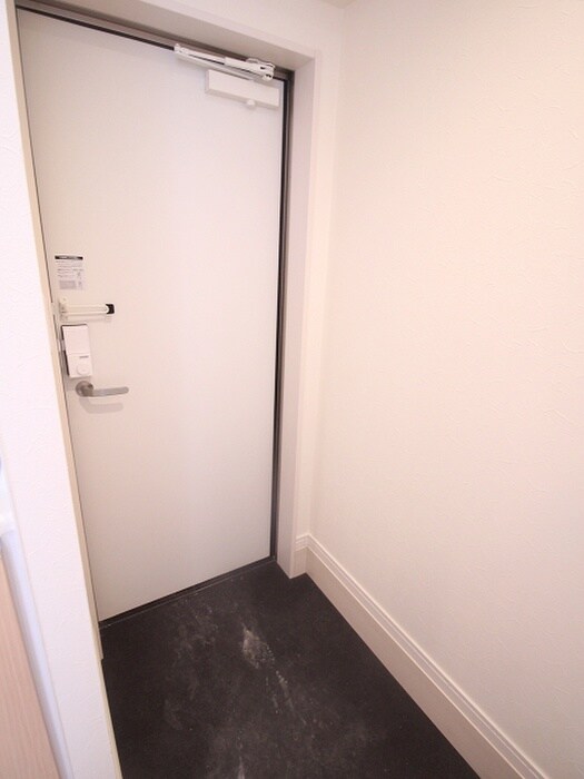 物件内観写真15　(玄関)