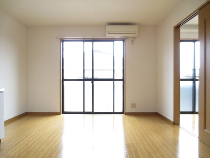 物件内観写真5　(居室)