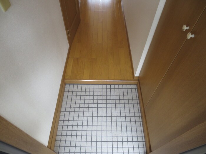 物件内観写真13　(玄関)