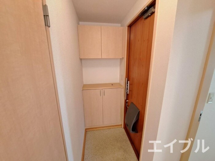 物件内観写真13　(玄関)