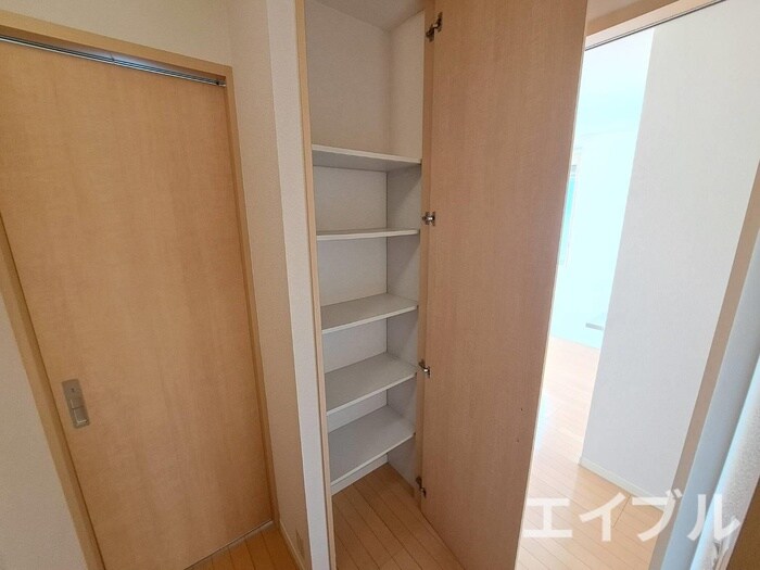 物件内観写真18　(収納)