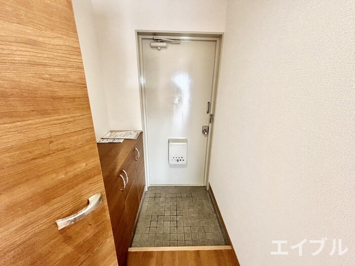 物件内観写真14　(玄関)