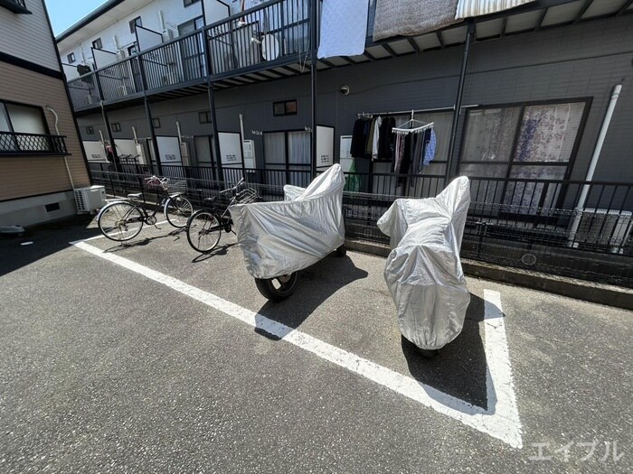 物件外観写真4　(駐輪場)