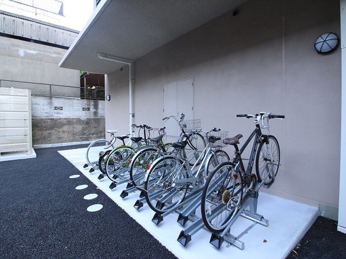 物件外観写真6　(駐輪場)