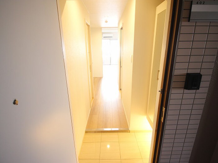 物件内観写真10　(玄関)