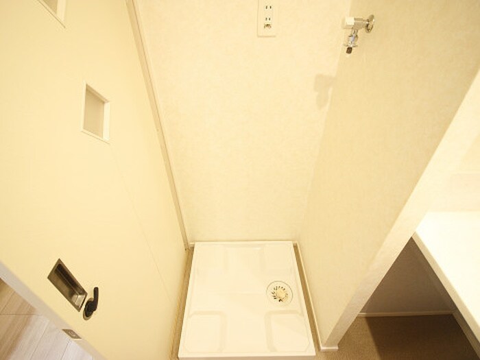 物件内観写真18　(洗濯機置場)